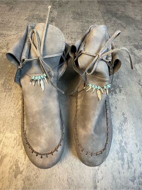 Women's Gray Moccasin Boots with Turquoise Bead Charm